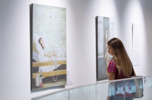 Открытие выставки Полины Синяткиной «Вдохнуть и не дышать»