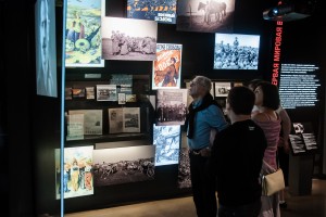 Поэт Юрий Ряшенцев в Музее Ельцина