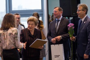 Наина Ельцина на церемонии вручения сертификатов именных стипендий первого президента России Б.Н. Ельцина студентам и аспирантам УрФУ