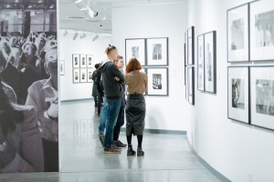 Открытие выставки Игоря Мухина «Наши 90-е. Время перемен»​