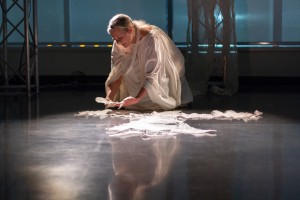 «Лебедь». Перфоманс Клэр Перри-Джонс