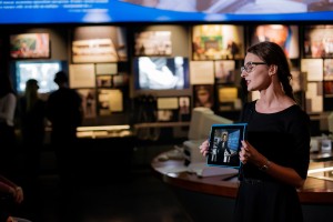 «Полная версия»: Листьев