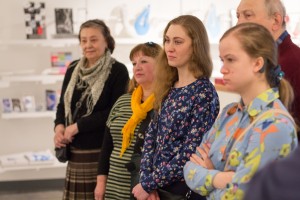 Экскурсия по выставке «Юрий Рост. Люди» для глухих и слабослышащих посетителей  на жестовом языке