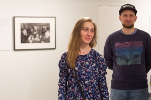 Экскурсия по выставке «Юрий Рост. Люди» для глухих и слабослышащих посетителей  на жестовом языке