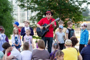 Григорий Гладков в песочнице
