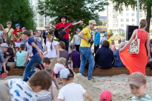 Григорий Гладков в песочнице