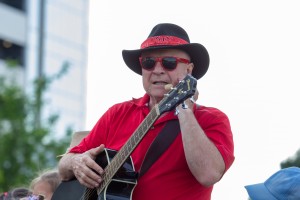 Григорий Гладков в песочнице