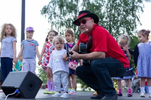 Григорий Гладков в песочнице