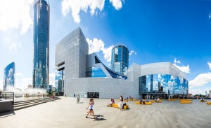 фасад Ельцин Центра летний