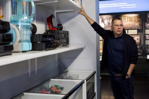 Журналистика 90-х. Елена Дикун и Раф Шакиров в Музее Ельцина