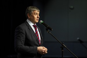 Наина Ельцина вручила стипендии студентам УрФУ