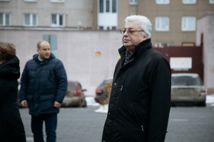 Возложение цветов к памятнику Ельцину. Конференция «Как война в Чечне изменила российское общество» 