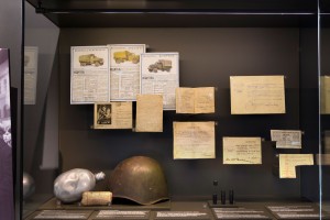 Советские армейские медальоны. Экспонаты Музея Б.Н. Ельцина