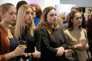 Открытие выставки «Девушки 80-х»