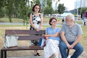 Именная скамейка в память о Владимире Шульмане и Жанне Сокольской