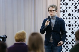 6:4 в пользу дистанта. Лекция Кирилла Мартынова