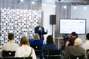 6:4 в пользу дистанта. Лекция Кирилла Мартынова