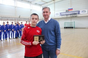 Восьмой Кубок Ельцина по индорхоккею. Лучший вратарь Дмитрий Карлышев (Вторчермет)