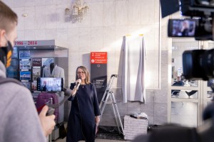 Церемония установки памятной таблички Осипу Мандельштаму на железнодорожном вокзале Екатеринбурга