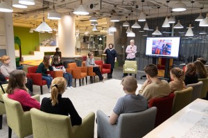 «Я бы в лётчики пошёл». Проект «Кем быть?» в детском клубе Ельцин Центра