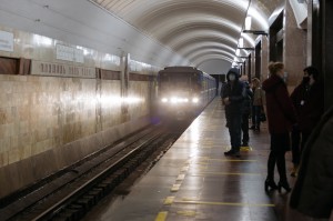 Открытие выставки в метро «Время в пути»