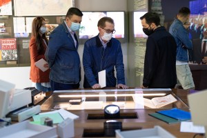 Экскурсия по Музею Бориса Ельцина с Борисом Берманом и Ильдаром Жандарёвым