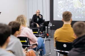 Лекция Вадима Эпштейна «История и память в эпоху нейросетей и новых медиа»