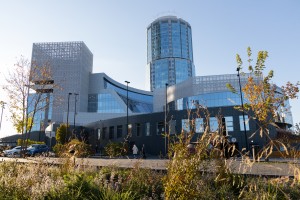 Осенний фасад Ельцин Центра 2021