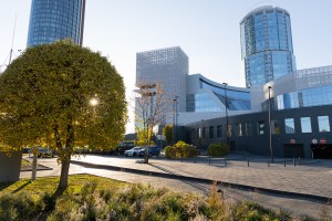 Осенний фасад Ельцин Центра 2021