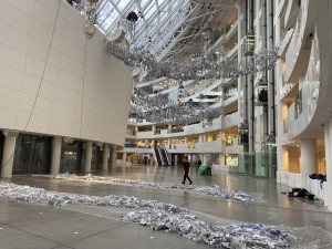 Демонтаж новогоднего декора