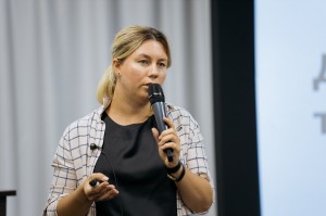 Лекция Нины Волонтэй «Как связаны миграция и торговля людьми»