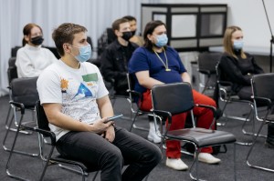 Лекция Нины Волонтэй «Как связаны миграция и торговля людьми»