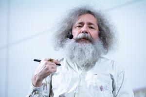 Лекция доктора биологических наук Михаила Гельфанда в Ельцин Центре