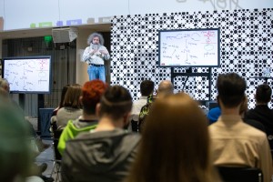 Лекция доктора биологических наук Михаила Гельфанда в Ельцин Центре