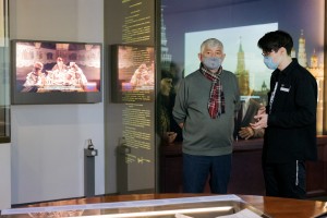 Сценарист и режиссёр Алексей Козлов в Музее Бориса Ельцина