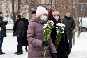 Возложение цветов к памятнику Бориса Ельцина