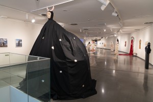 Выставка Алисы Горшениной «Пугало стояло в центре вспаханного поля»