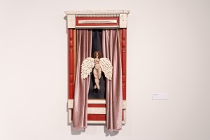 Выставка Алисы Горшениной «Пугало стояло в центре вспаханного поля»