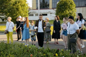 Экскурсия Ильи Гомыранова по Саду трав
