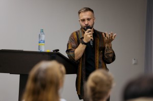 Лекция Ильи Гомыранова «Сны для осьминога. Интеллект животных»