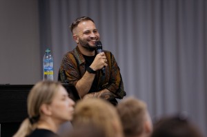 Лекция Ильи Гомыранова «Сны для осьминога. Интеллект животных»