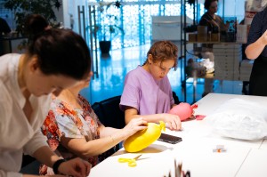 Мастер-класс на русском жестовом языке «Теневая сторона»