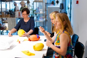 Мастер-класс на русском жестовом языке «Теневая сторона»