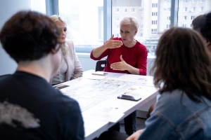 Музейная игра «Дефицит» с переводом на РЖЯ