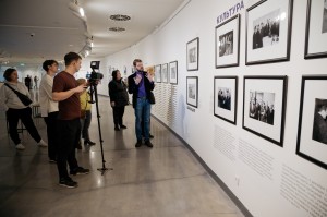 Тематическая экскурсия Евгения Емельянова «Свет и тени эпохи оттепели в объективе Александра Устинова»