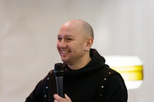 Встречи в «Гостиной под абажуром». Коллекционер старинных парикмахерских аксессуаров Ильдар Абдулов