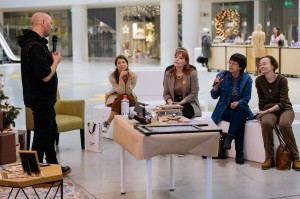 Встречи в «Гостиной под абажуром». Коллекционер старинных парикмахерских аксессуаров Ильдар Абдулов