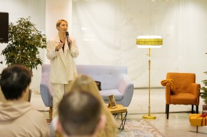 Встречи в «Гостиной под абажуром». Коллекционер ёлочных игрушек Надежда Маценко