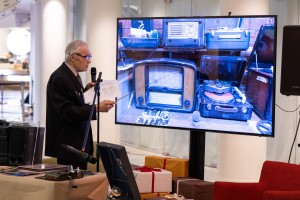 Встречи в «Гостиной под абажуром». Коллекционер музыкальных пластинок Борис Кошелев