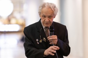 Встречи в «Гостиной под абажуром». Коллекционер музыкальных пластинок Борис Кошелев